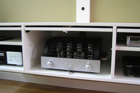 zwevende audio kast wit