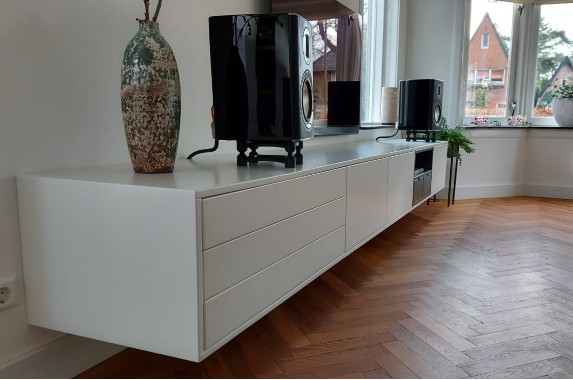 tv_kast_op_maat_lang_schuifplank_laden_design