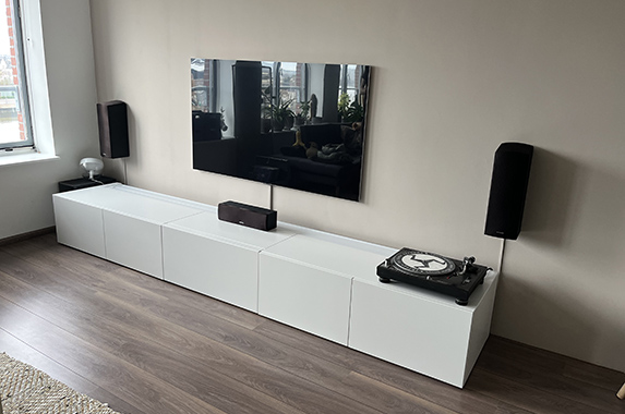 Celexon elektrische laser TV-lade, wit en projector