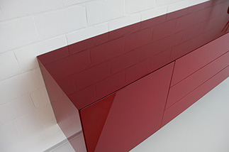 hoogglans rode hangende kast in verstek