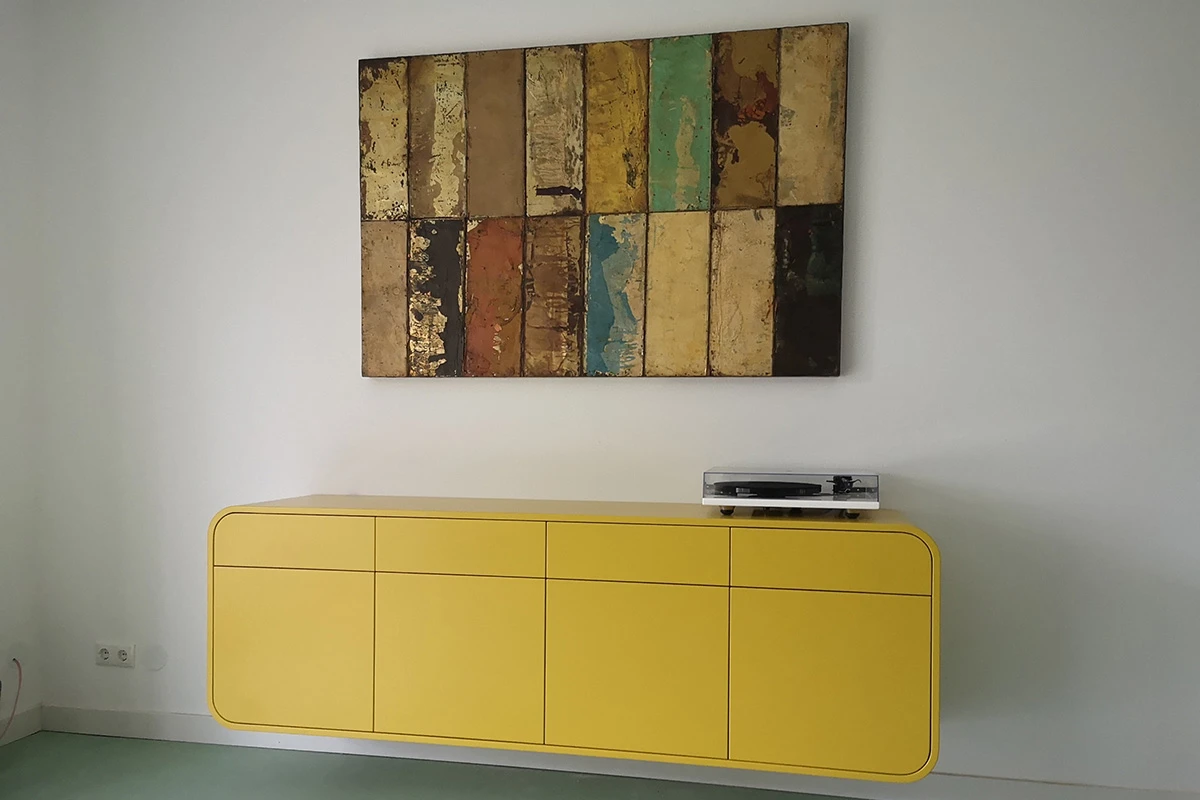zwevende kast mat geel rond design op maat