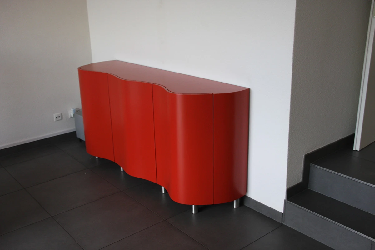 Dressoir design gebogen deuren rood op maat