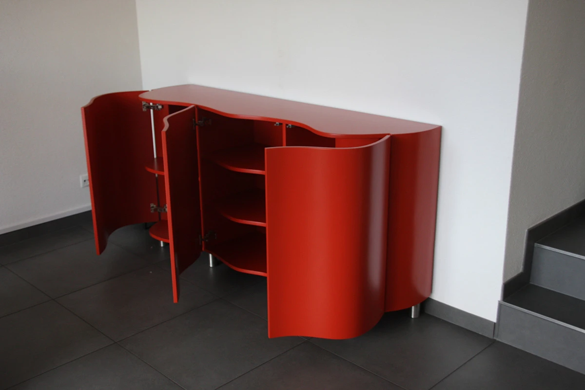 Dressoir design gebogen deuren rood op maat