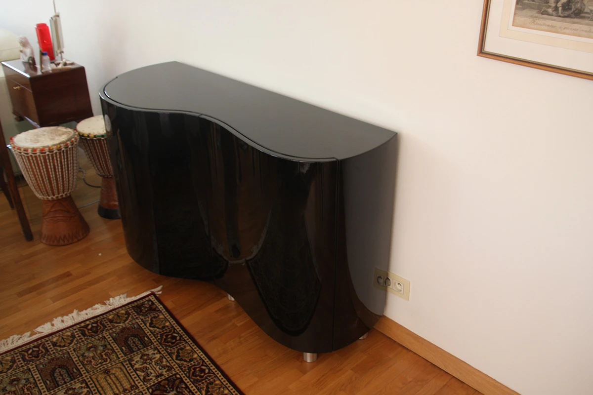 Dressoir design gebogen deuren zwart op maat