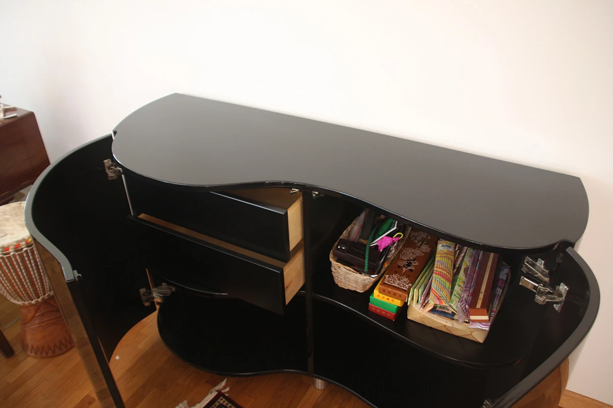 Dressoir design gebogen deuren zwart op maat