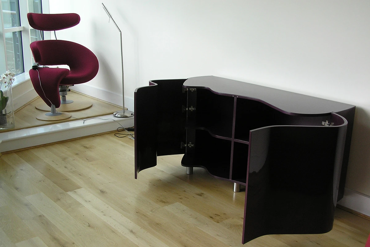 Dressoir design gebogen deuren paars op maat